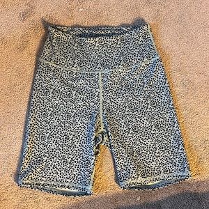 PERSIT Women's High Waist Print Workout Yoga Shorts with 2 Hidden Pockets